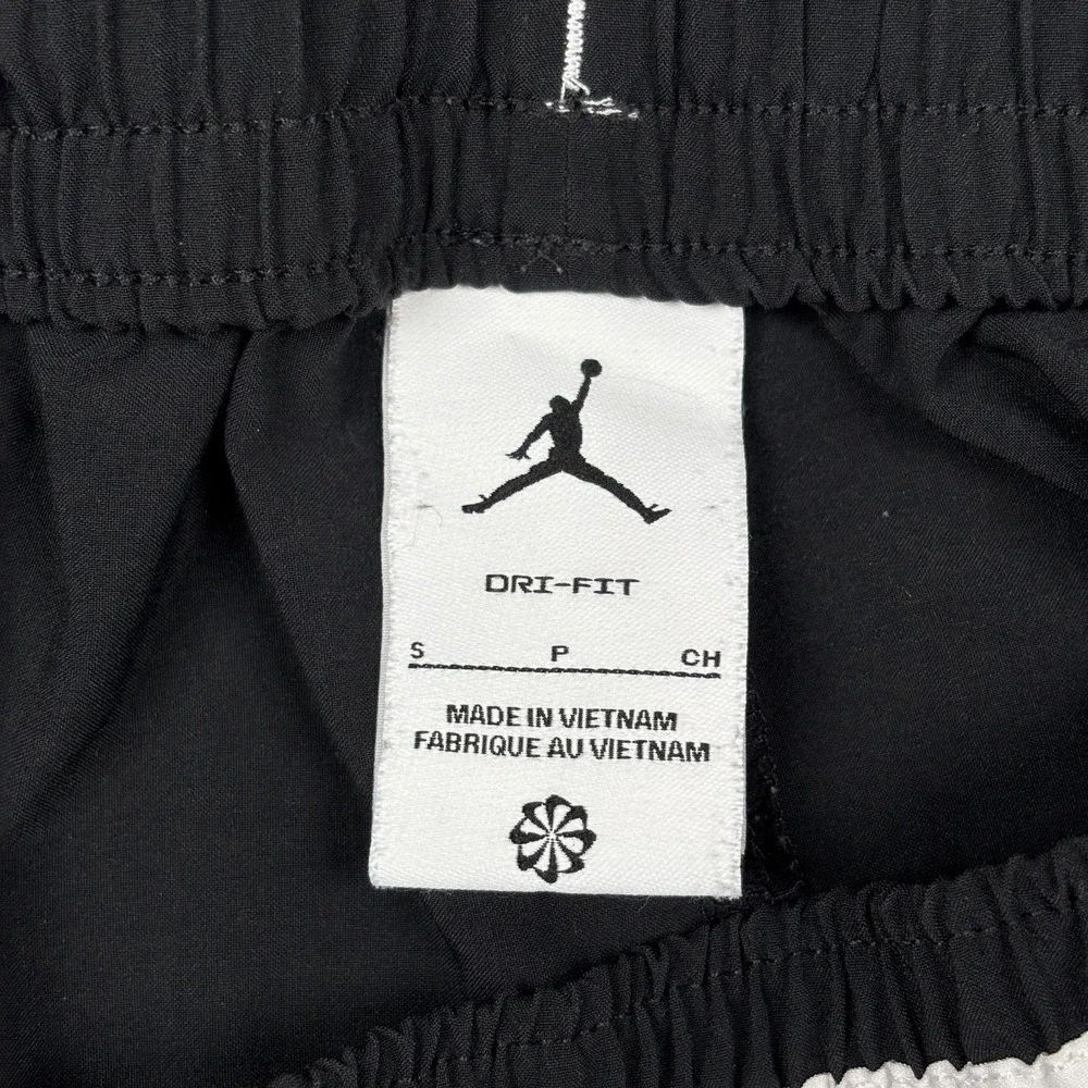 Jordan Dri-FIT Men's Athletic Shorts White Black Diamond Drawstring Small Logo